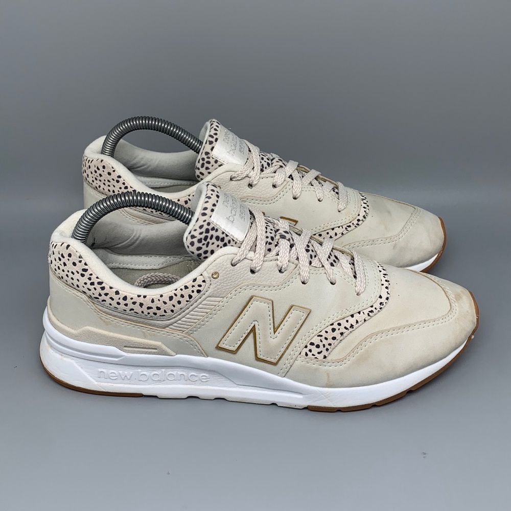 New Balance 997H White Tan‎ Running Shoes CW997HCH Women’s Sz 9B